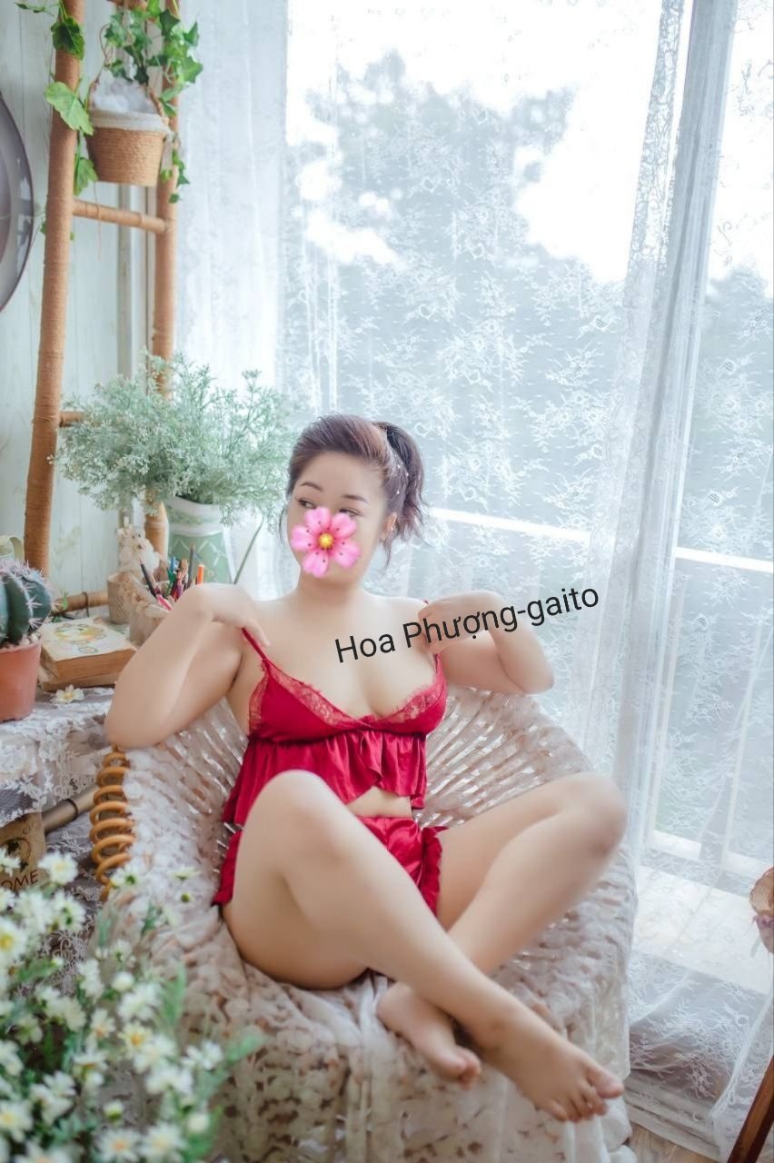 hong-nhung-dam-dam-co-nuong-gia-mem-chieu-khach-toi-ben-2362711-original